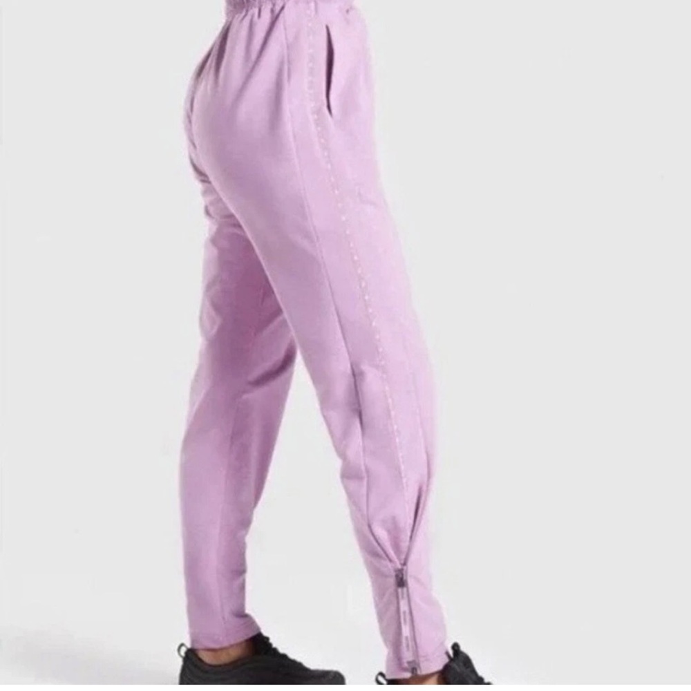 Gymshark Urban Joggers in Pastel Grape Size Small
